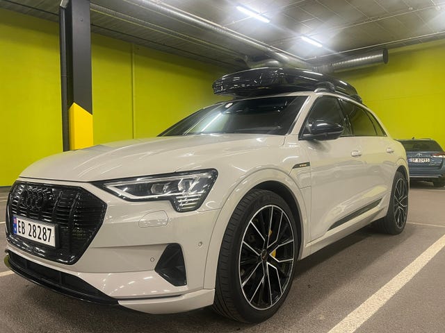 WAUZZZGE6LB012727 2020 AUDI E-TRON-1