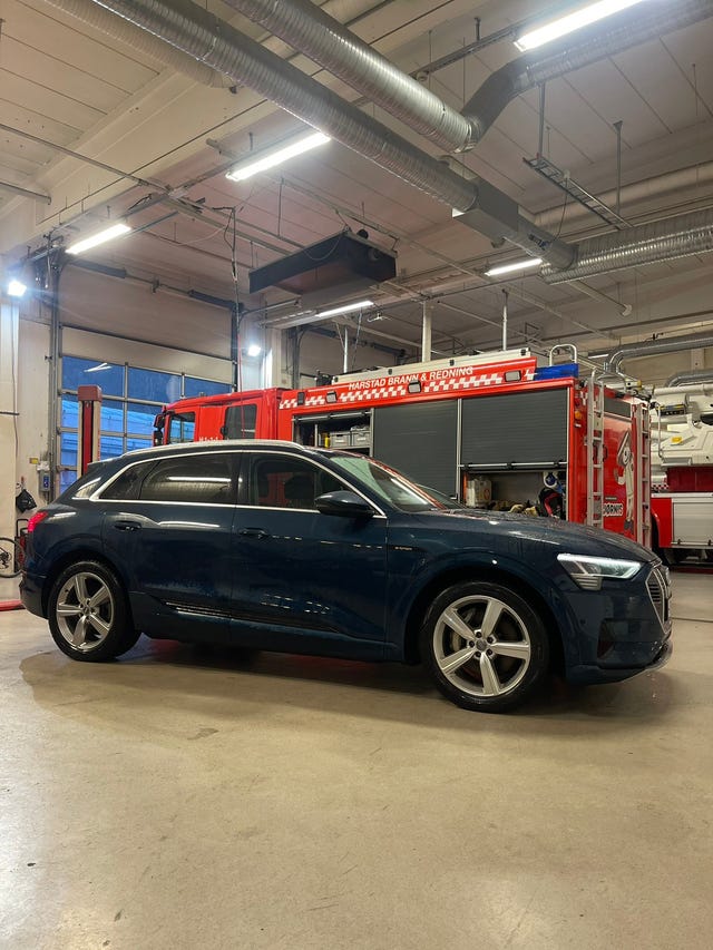 WAUZZZGE6LB025669 2020 AUDI E-TRON-1