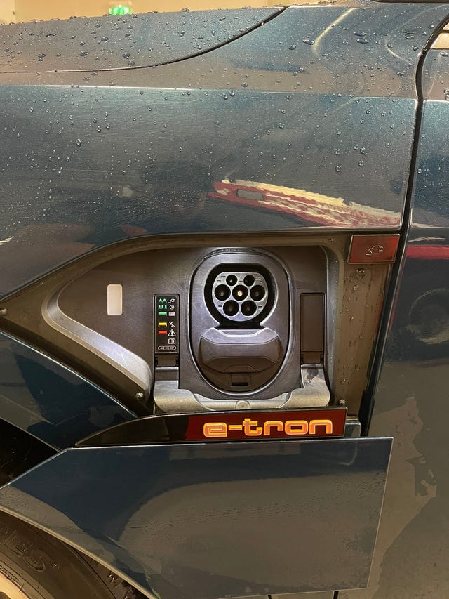 2020 AUDI E-TRON - 10
