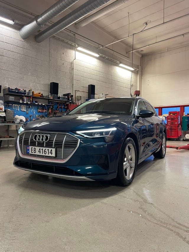 WAUZZZGE6LB025669 2020 AUDI E-TRON-0