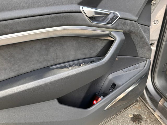 2020 AUDI E-TRON - 8
