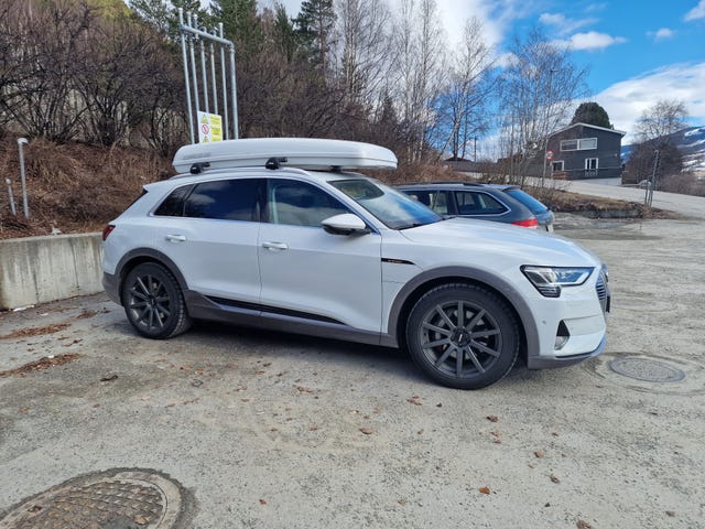 WAUZZZGE1LB029127 2020 AUDI E-TRON-3