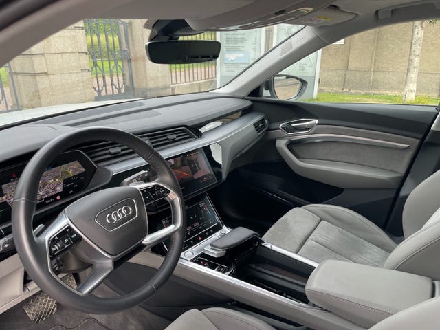 2020 AUDI E-TRON - 27