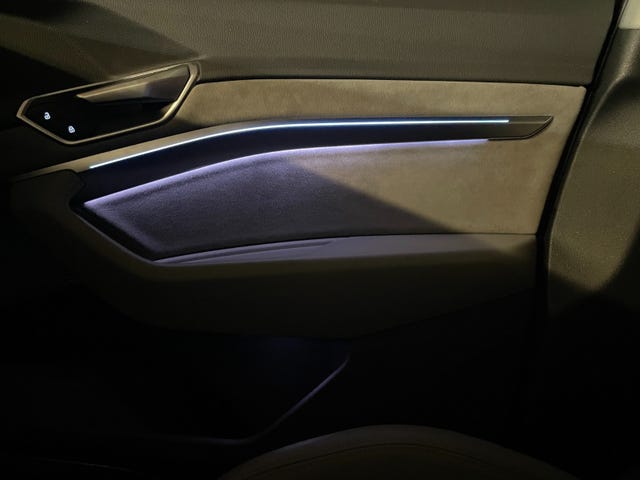 2020 AUDI E-TRON - 9