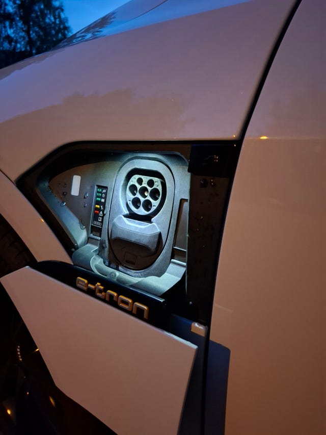 2020 AUDI E-TRON - 11