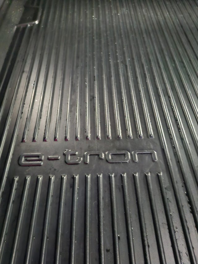 2020 AUDI E-TRON - 23