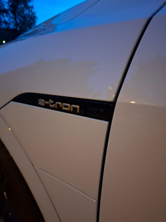 2020 AUDI E-TRON - 10