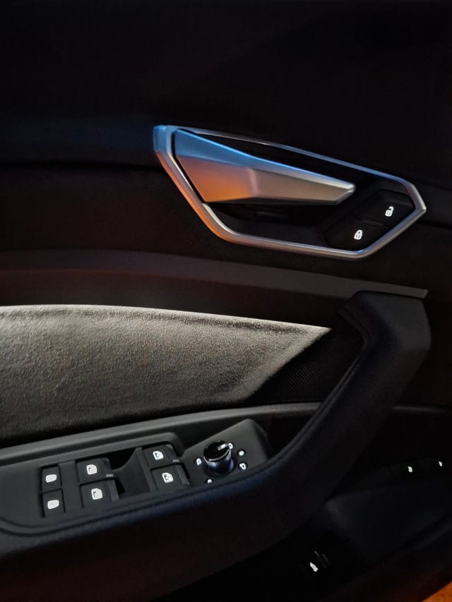 2020 AUDI E-TRON - 27