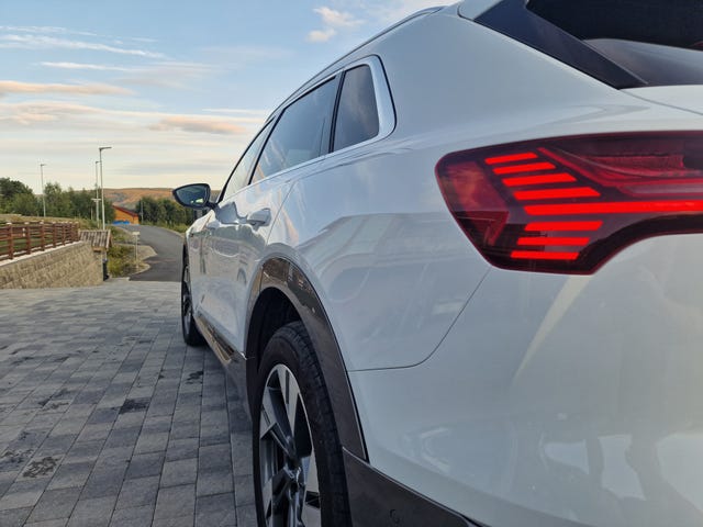 2020 AUDI E-TRON - 38