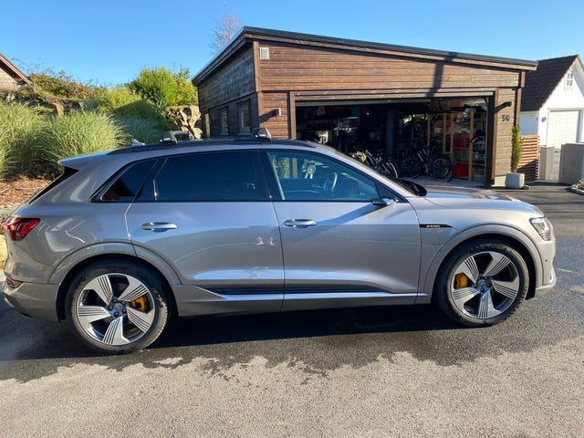 WAUZZZGE0LB019172 2020 AUDI E-TRON-2