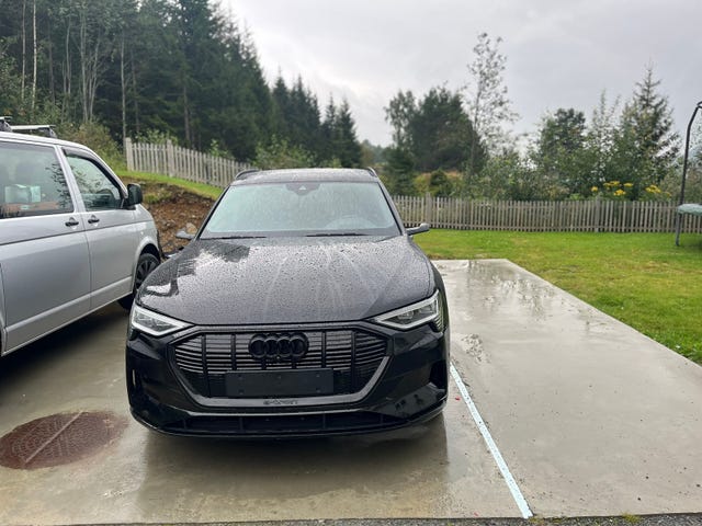 WAUZZZGEXLB010818 2020 AUDI E-TRON-3