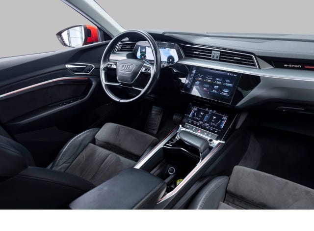 2020 AUDI E-TRON - 10