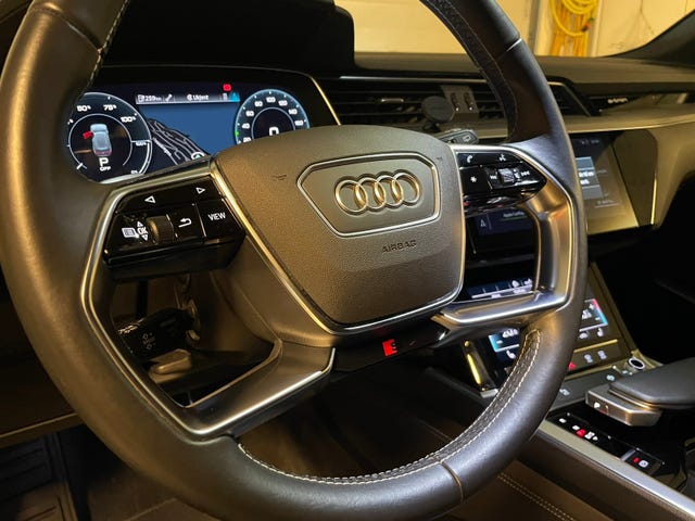 2020 AUDI E-TRON - 21
