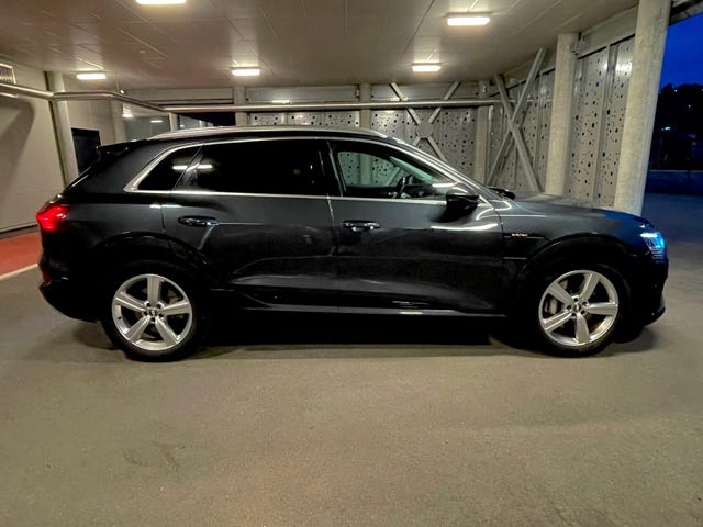 WAUZZZGE4LB022267 2020 AUDI E-TRON-3