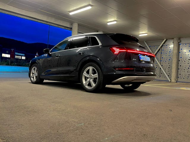 2020 AUDI E-TRON - 11