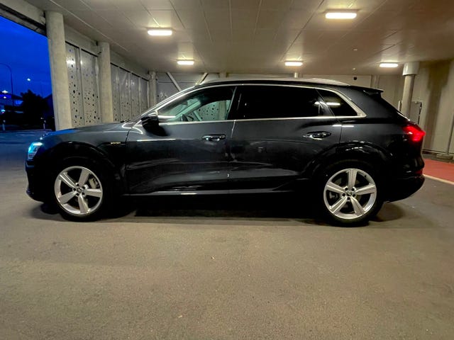 WAUZZZGE4LB022267 2020 AUDI E-TRON-1