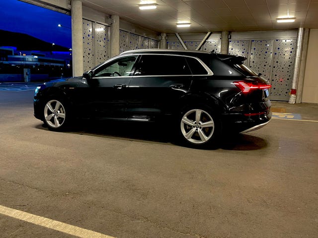 2020 AUDI E-TRON - 12