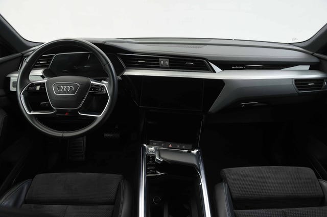2020 AUDI E-TRON - 20