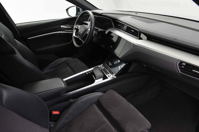 2020 AUDI E-TRON - 25