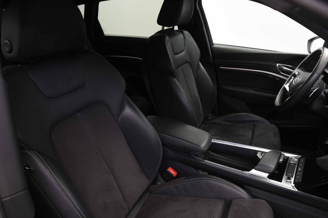 2020 AUDI E-TRON - 26