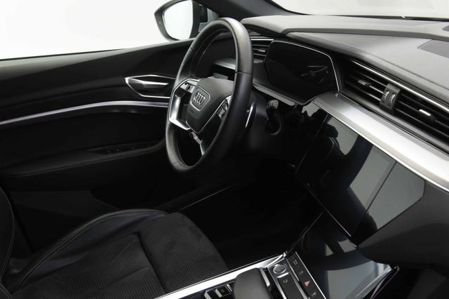 2020 AUDI E-TRON - 24