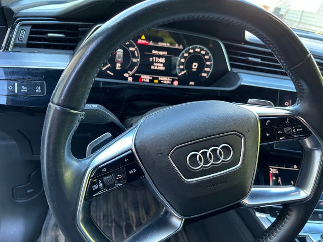 2020 AUDI E-TRON - 11