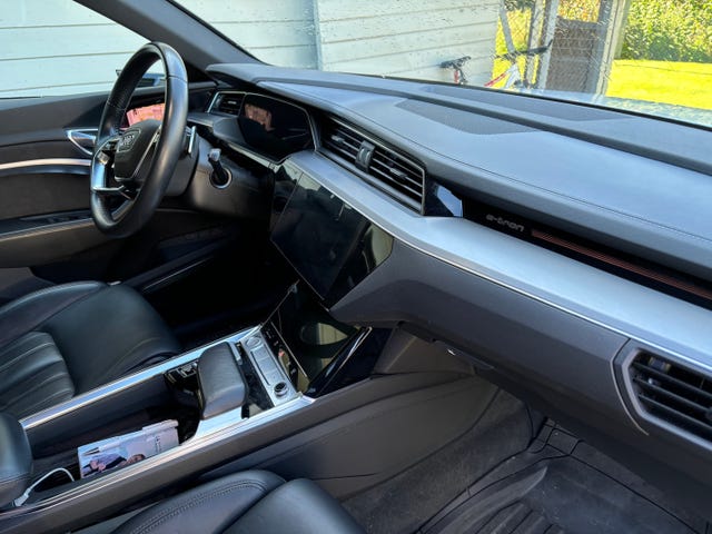 2020 AUDI E-TRON - 16