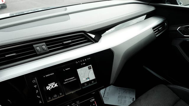 2021 AUDI E-TRON - 36