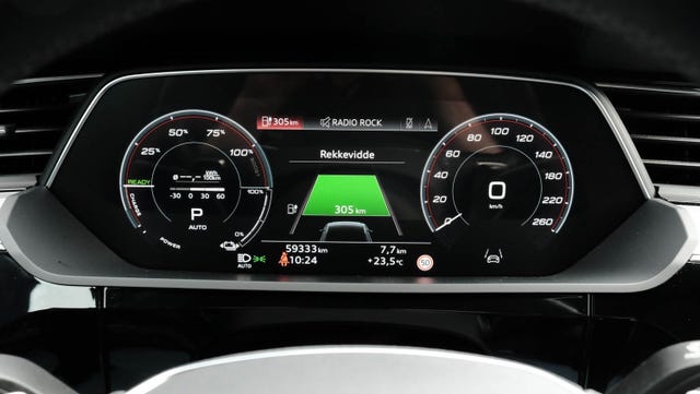 2021 AUDI E-TRON - 38