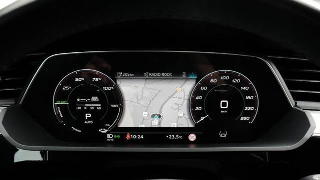 2021 AUDI E-TRON - 41