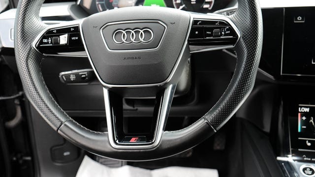 2021 AUDI E-TRON - 21