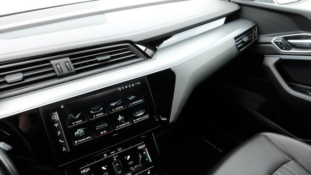 2021 AUDI E-TRON - 31