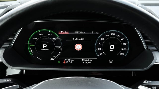 2021 AUDI E-TRON - 36