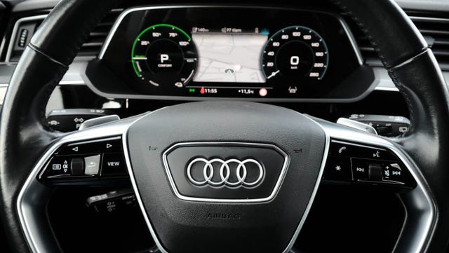 2021 AUDI E-TRON - 32