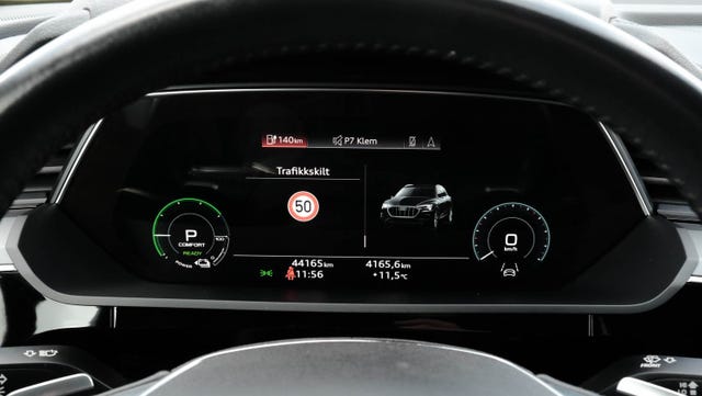 2021 AUDI E-TRON - 35