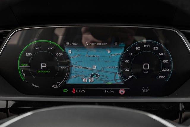 2021 AUDI E-TRON - 16
