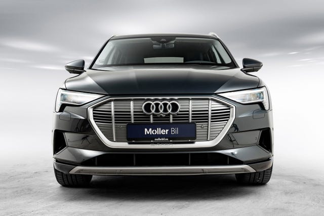WAUZZZGE0MB030576 2021 AUDI E-TRON-2