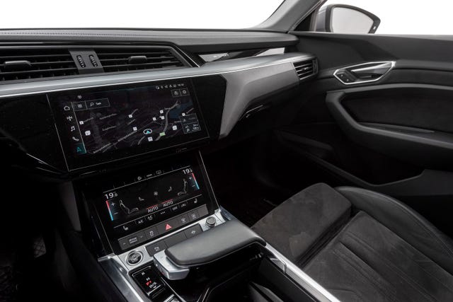2021 AUDI E-TRON - 17