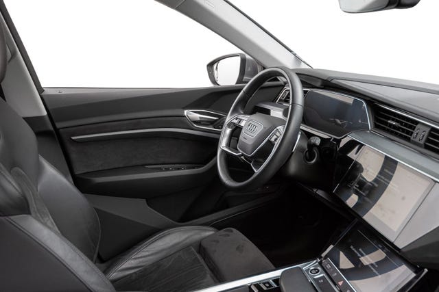 2021 AUDI E-TRON - 12