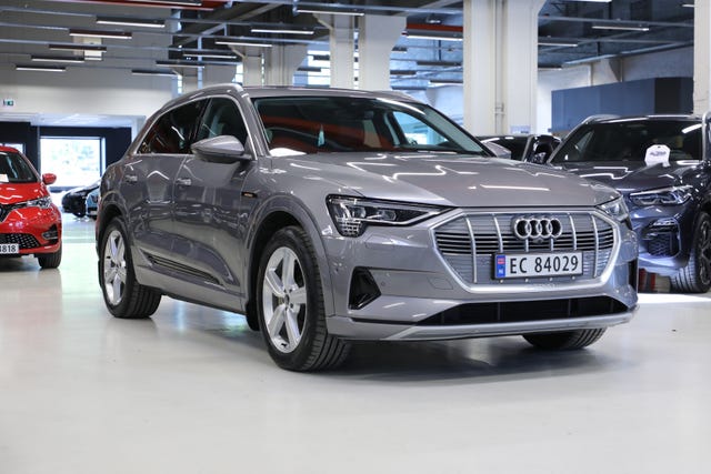 null 2021 AUDI E-TRON-1