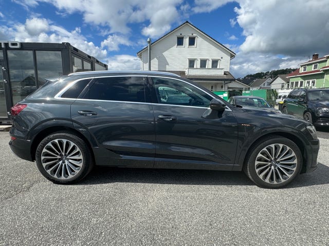 WAUZZZGEXLB017915 2020 AUDI E-TRON-3