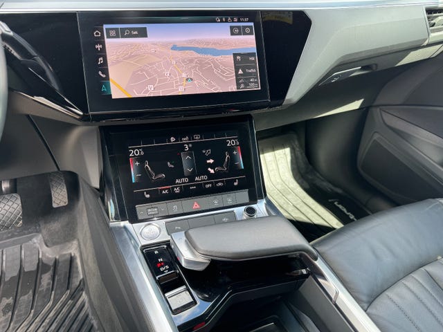 2020 AUDI E-TRON - 12