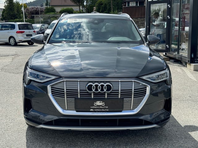 WAUZZZGEXLB017915 2020 AUDI E-TRON-1