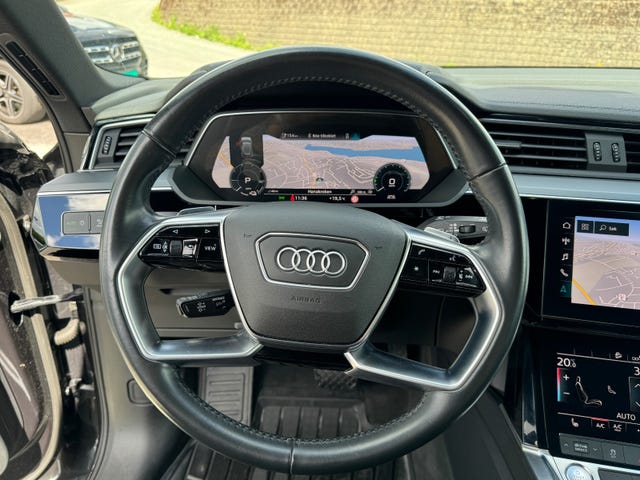 2020 AUDI E-TRON - 10
