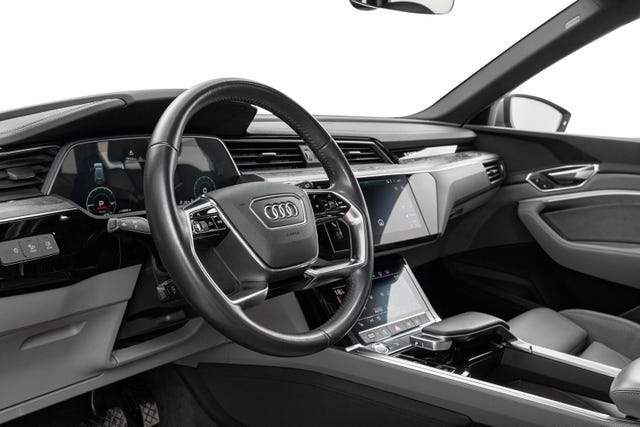 2020 AUDI E-TRON - 9