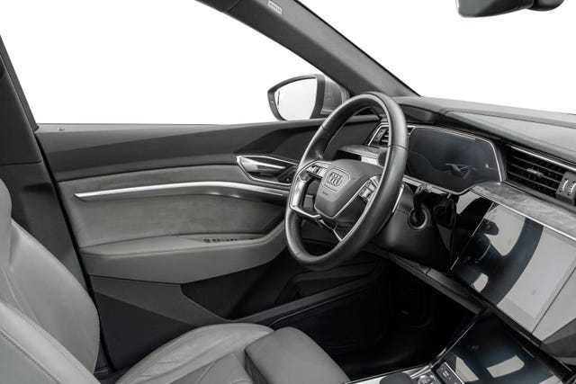2020 AUDI E-TRON - 11