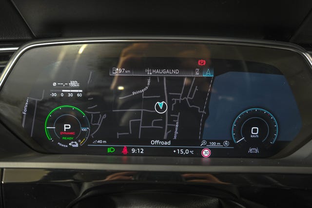 2020 AUDI E-TRON - 33
