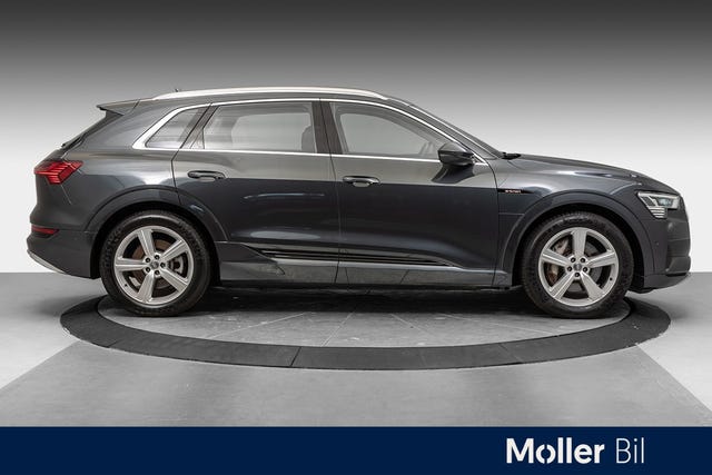 WAUZZZGE2LB019027 2020 AUDI E-TRON-3