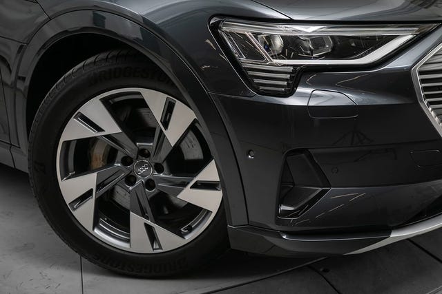 WAUZZZGE7LB014096 2020 AUDI E-TRON-2