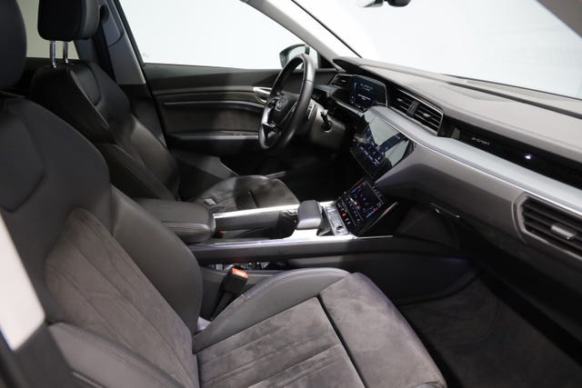 2020 AUDI E-TRON - 10